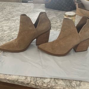Steve Madden Booties. Size 8. Excellent Condition